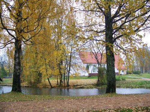 Verregneter Herbsttag (100_0364.JPG) wird geladen. Eindrucksvolle Fotos aus Lettland erwarten Sie.
